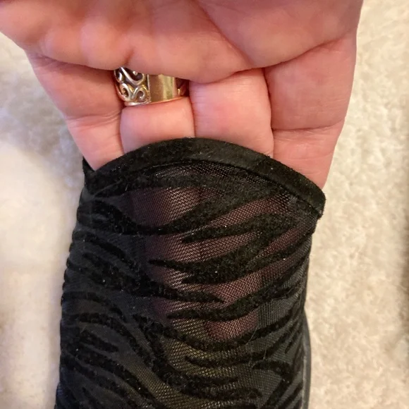 Yves Saint Laurent Black Shear Pattern Loafers size 10 M in great condition. - Picture 2 of 10